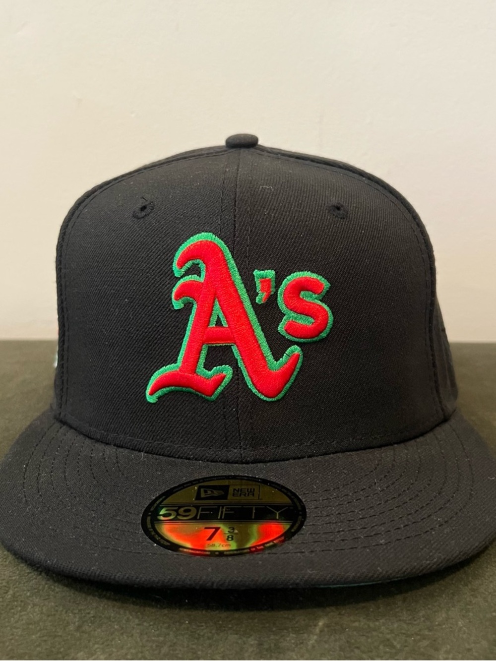 New Era 59FIFTY Oakland Athletics Black Fitted Hat - Size 7 3/8